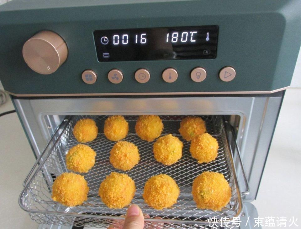 换个做法吃土豆,比薯条更营养更受欢迎,一滴油不放,好吃不上火