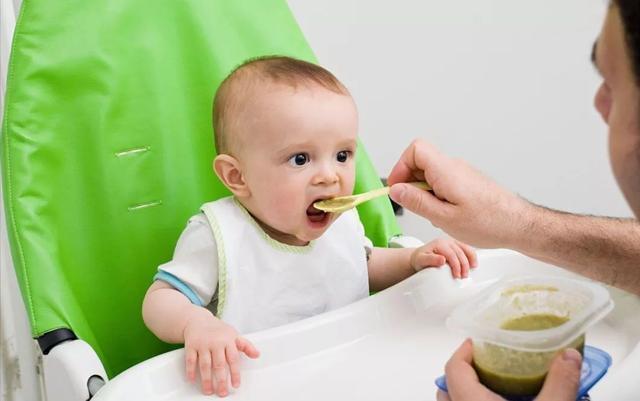 积食|几个饮食坏习惯是宝宝积食的“加速器”,出现这些信号说明很严重