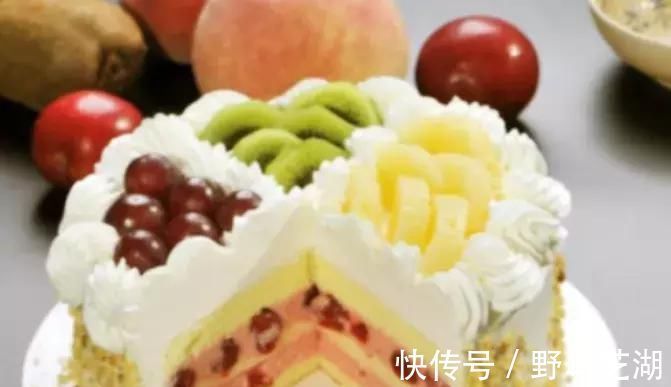 买面包时,聪明人会主动避开这3种,老板一瞧就知道是“内行人”