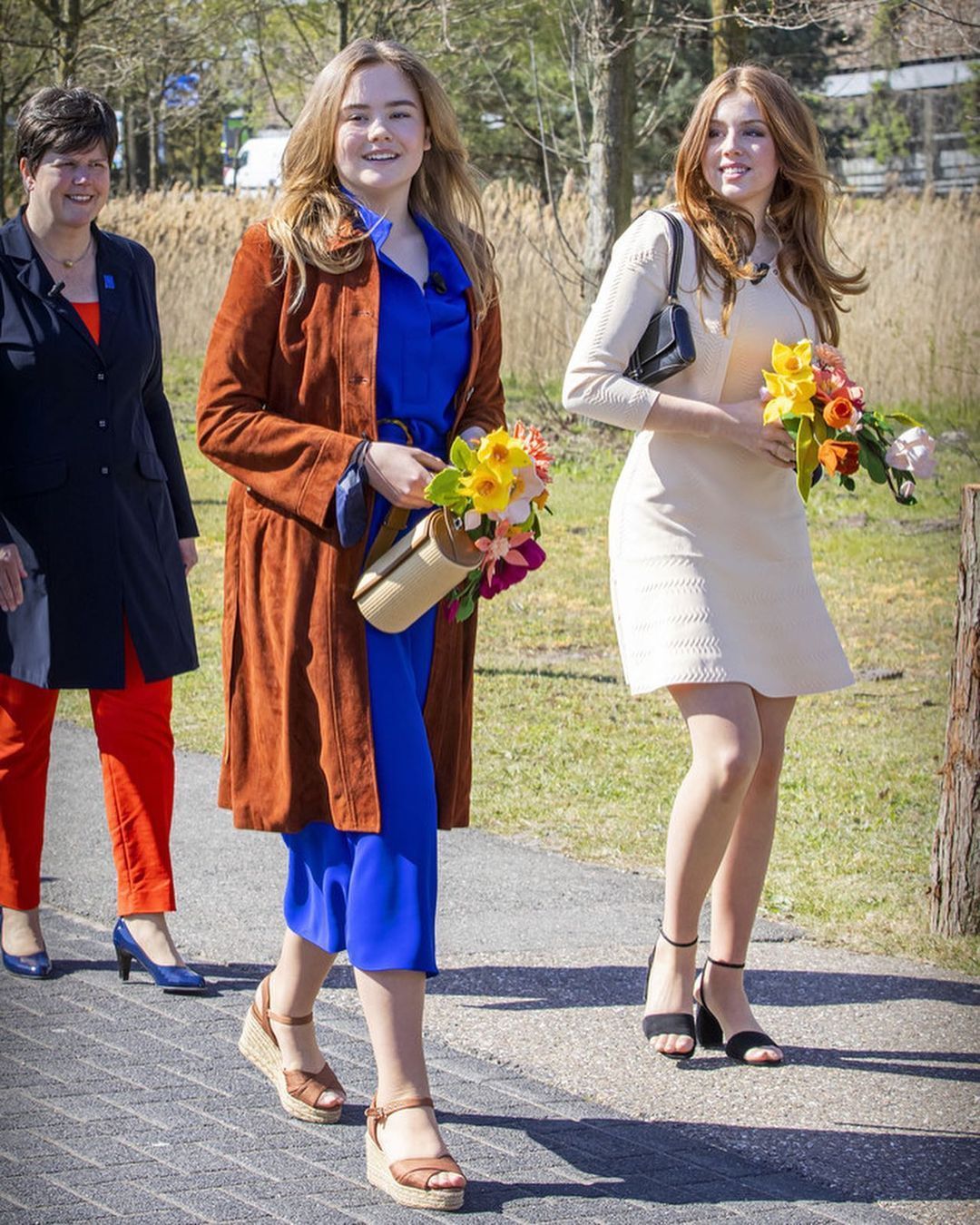 荷兰王室齐聚，一家五口颜值似复刻，200斤大公主穿阔腿裤太笨重