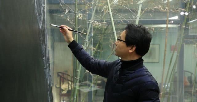 专家|他画了一个鱼头,被质疑是照片,放大3倍后,专家:这不是画