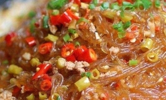 粉条一炒就成团?那是因为你只会傻焯水!多加这步,粉条根根分明