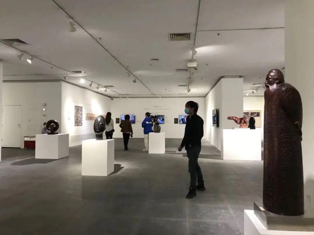  生产|新传统的再发明：作为灵感、遗产和生产的区域民间美术展开展