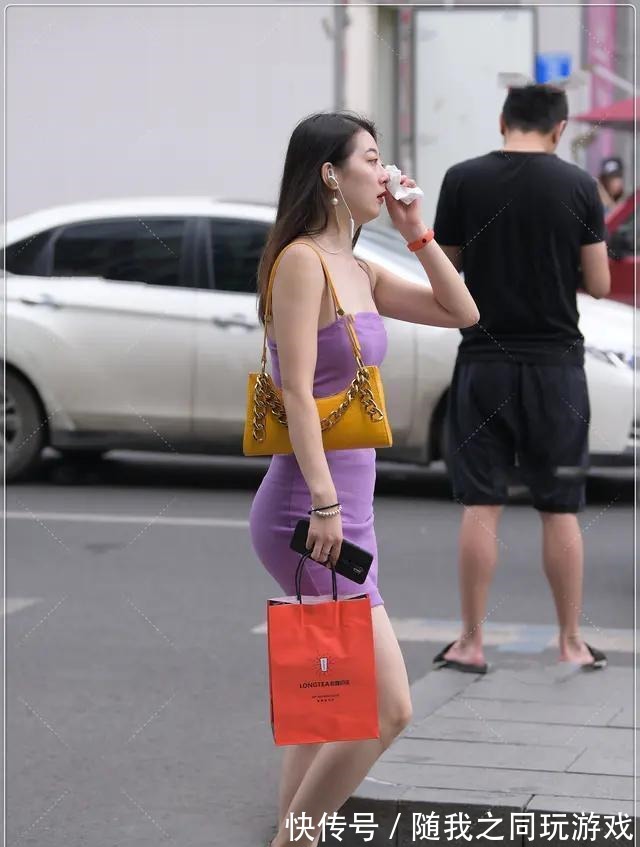 紧身裙 紫色的连衣裙是白色的，优雅的，高贵的，浪漫的！