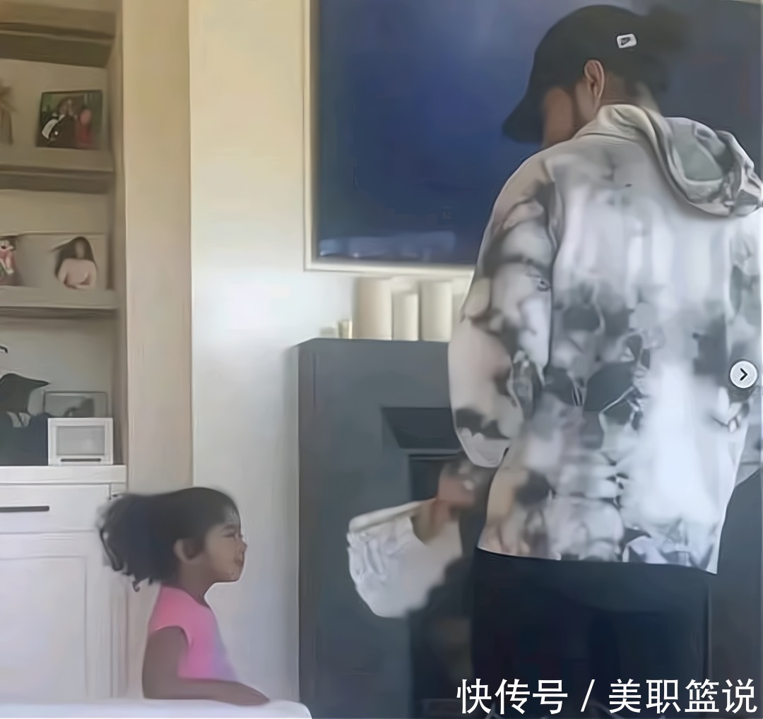 关注度|悲哀!瓦妮莎开车与NBA科比壁画合影 小腹隆起疑怀孕 男友被认可