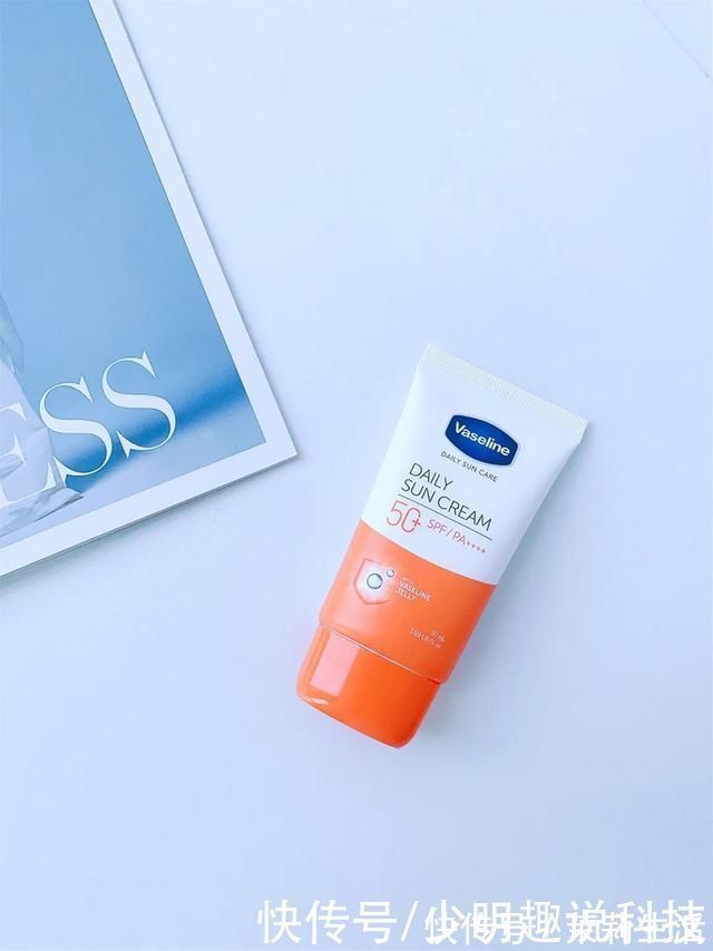 晶冻|这几款被我列进黑名单的防晒霜,不要乱买,小心变成“人间油物”