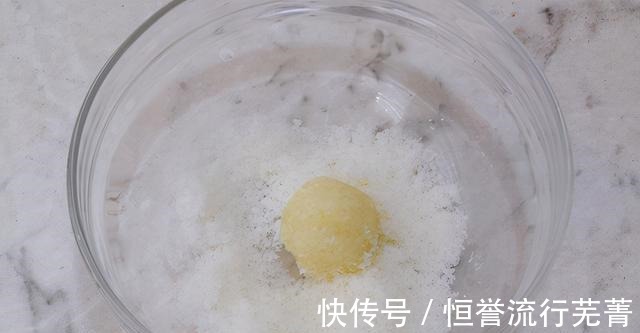 嘴馋的朋友看过来,用椰蓉做成的小吃,软糯香甜!