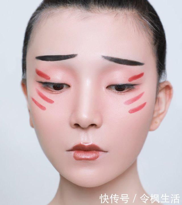 女子$中唐时期女子的妆容是怎样的很多人觉得“丑”,但我觉得很美