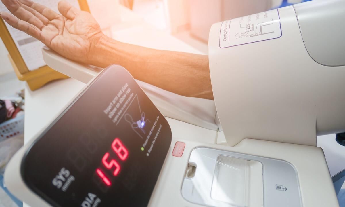 植物人|拔牙拔成植物人!高血压患者到底还能不能拔牙?专业医生有话说