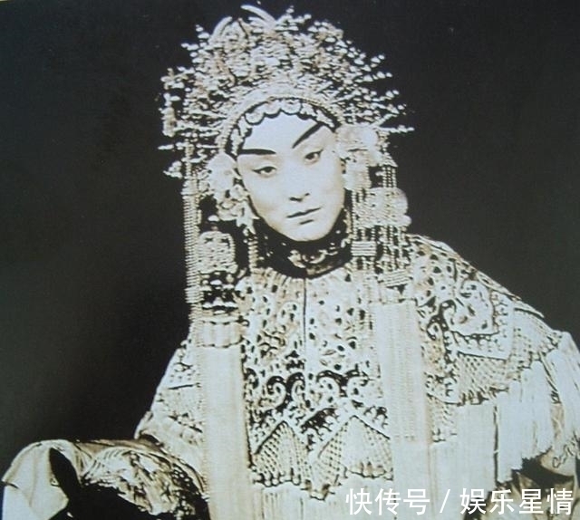 陕西省博物馆!京剧大师尚小云将全部收藏献给国家,却不知旗手为何有其八音盒