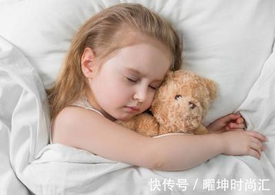 不安感|孩子该几岁分床睡才好？别再纠结了，心理学家：不晚于这个年龄