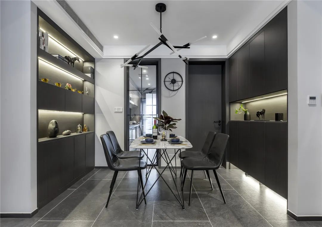 灰+绿植|103㎡现代简约，高级灰+绿植点缀，营造低调舒适的档次