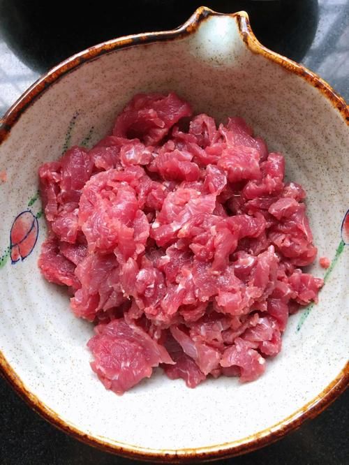 牛肉这样做，鲜香嫩滑爆下饭！上桌就抢光！