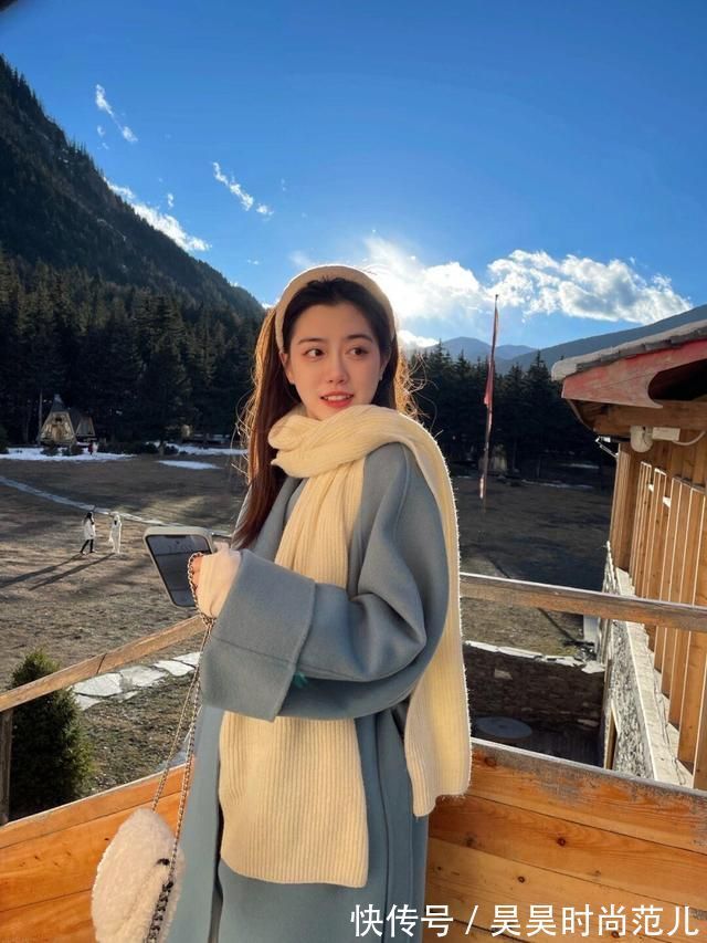 画家帽 冬日温柔风穿搭，还得是大衣+围巾更合适，保暖时尚又不挑年龄