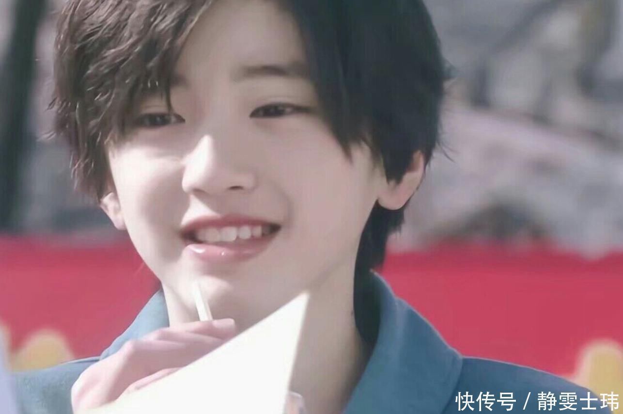 父母|18岁男孩爱“萝莉装扮”,晒卧室照“被狂喷”,父母反驳:很正常