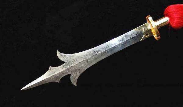 武安国|细数三国时期的10大重型兵器,青龙偃月刀排第三,丈八蛇矛第六