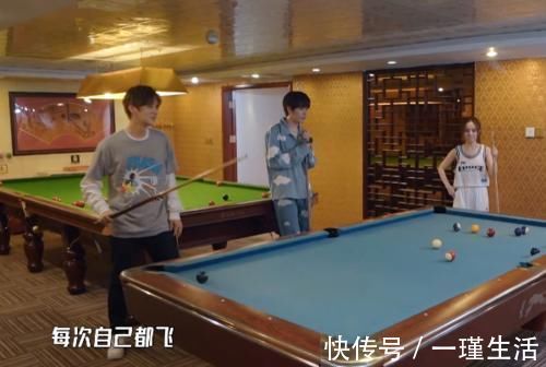 邓超|鹿晗打台球接连失误，找借口却被当场打脸，接下来的举动引热议