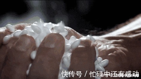 拖鞋|小米推「空调鞋」!不到百元硬刚Yeezy,穿上降10℃比拖鞋还透气