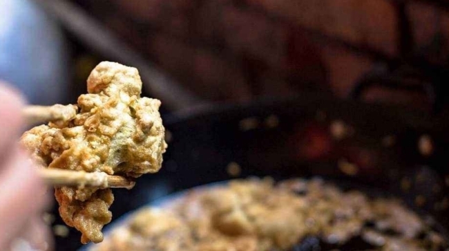 原来炸酥肉这么简单，不用面粉和淀粉，外酥里嫩，放凉也不回软