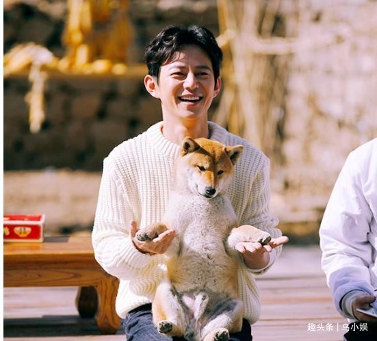 翻車|47歲何炅顏值翻車?頭部禿頂狀態(tài)差,不老男神真的老了嗎?