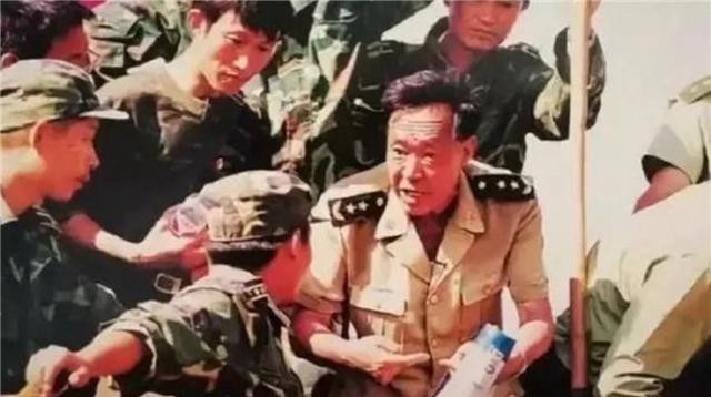 董万瑞|22年前,那个在98抗洪中创造“千年一堵”的董万瑞,如今怎么样?