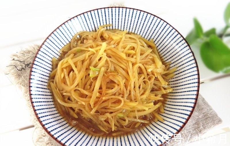 味道|回娘家，我给70岁的妈妈炒了土豆丝，妈妈：还是以前的老味道！