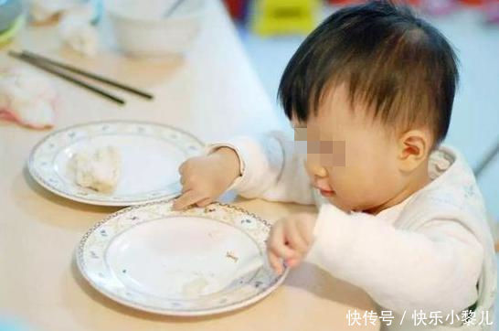 家长|孩子2岁能吃“大人饭”吗?医生:低于这个年龄,再馋也别喂