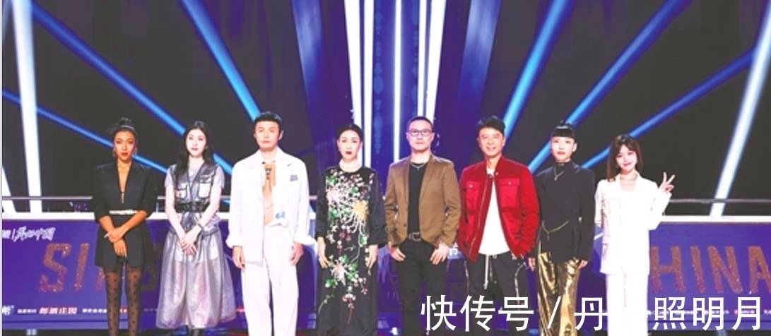 刚毕业的女大学生,用粤语演唱《蔓珠莎华》,台上所有导师争抢她!