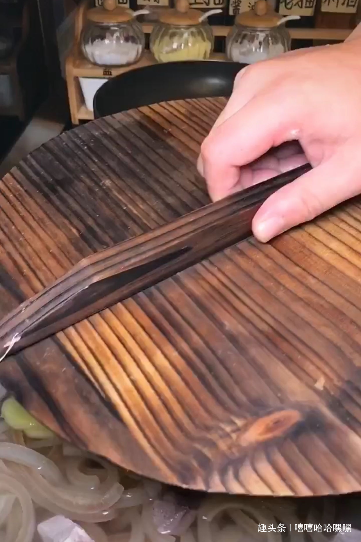 猪皮|满满的胶原蛋白,不仅形似果冻,入口Q弹,而且还具有保健作用!