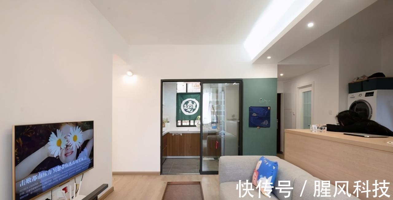 实木|夫妻的65平两室,餐厅装出4个功能区,次卧也很赞,小家太实用了