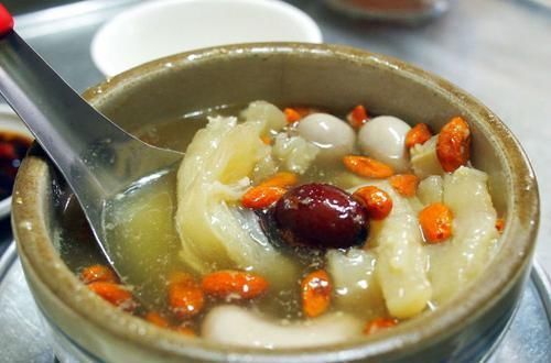 气血|女人过了40岁,多喝3汤,色斑淡,皱纹少,补气血