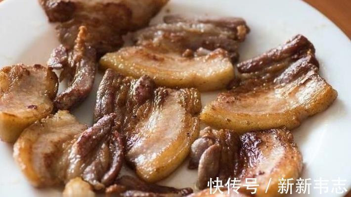 食物|高血压患者别碰“4种”食物，当心血压高居不下，再喜欢也要忍住