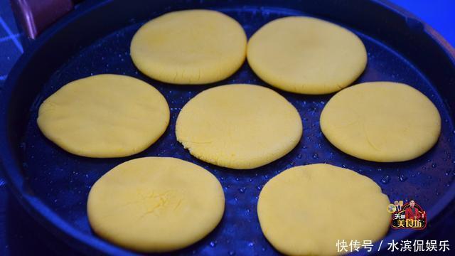  简单|南瓜饼最好吃的家庭做法，简单美味又解馋，看看你喜欢吃不