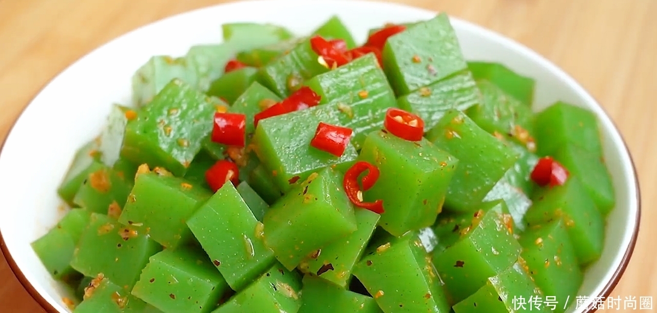 黄瓜皮不要扔了,教你做解腻凉粉,过年必备,Q弹爽滑又劲道