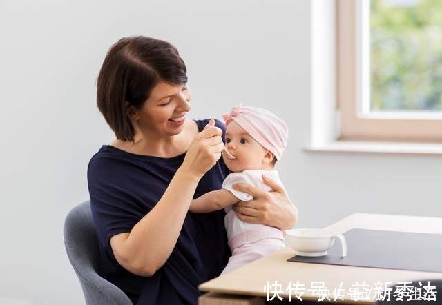 生长发育|宝宝辅食添加有讲究,家长容易掉进七个坑,别等害了娃才后悔