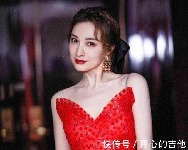 《快本》停播后，吴昕首次在芒果台露面，抱住何炅的那一刻我哭了