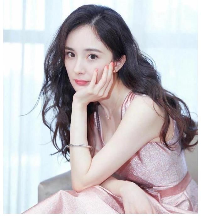 楊洋楊紫合作？男藝人為什么都喜歡約小網(wǎng)紅？張藝興跟對(duì)資本陣營(yíng)