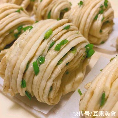 椒盐花卷（咸香四溢暄软饱满）