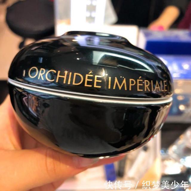 hr|“年薪20万”的人用什么面霜HR、海蓝之谜很常见,后2款没听过