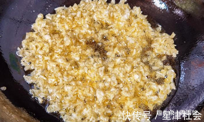 孜然粉|鱼鳞营养极高，却常被当垃圾丢掉，简单一做，比肉还香，真解馋