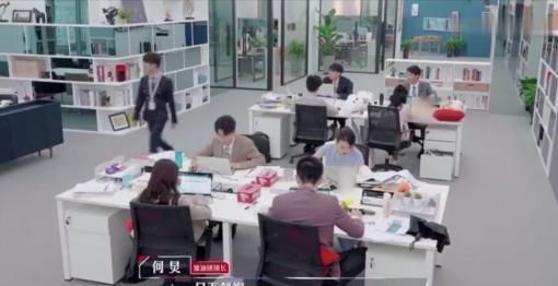 参与|何旻哲黑料满满,但能顺利参与录制,肯定是节目组准备的炮灰