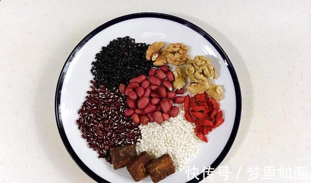 睡眠质量|5种红色食材熬成粥,营养滋补,很适合秋天喝的一道甜粥