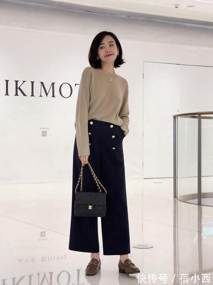 高腰裤|奔三奔四的女人,建议多穿“高腰裤”,好看的款式和版型都选好了