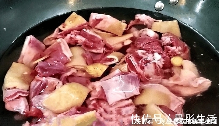 调料|煮羊肉时,掌握“1放3不放”轻松做出鲜嫩入味的羊肉,涨知识了