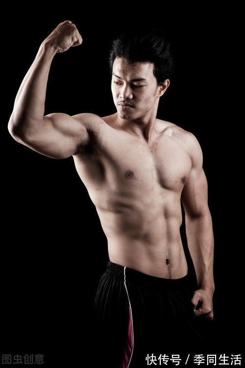 肌肉|长期撸铁训练的肌肉男,一旦停止健身,自身会发生什么改变?