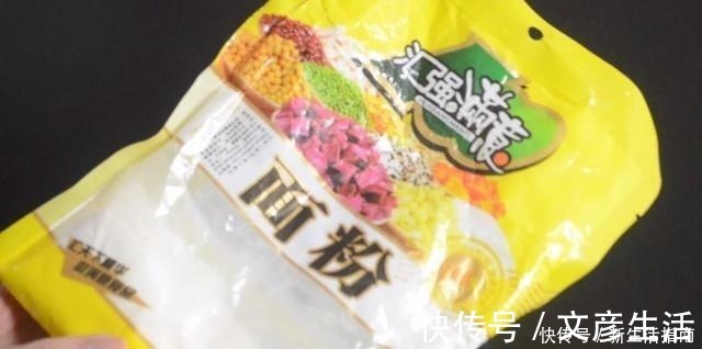 油垢|厨房瓷砖上满是油垢教你一招，不用一滴水，瓷砖立马光亮如新！