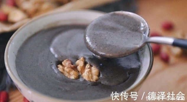 强身健体|人到古稀更需养生,多吃3物,喝2种饮品,健脑强身,还有助长寿