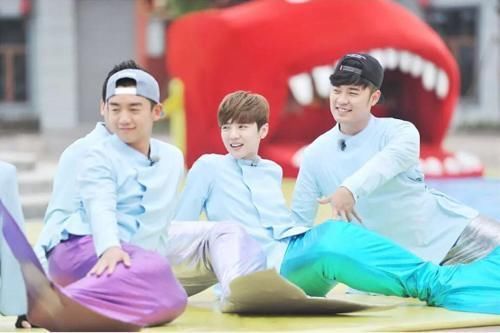 王一博无缘录制《奔跑吧8》,节目组疑找来当红小生“救场”