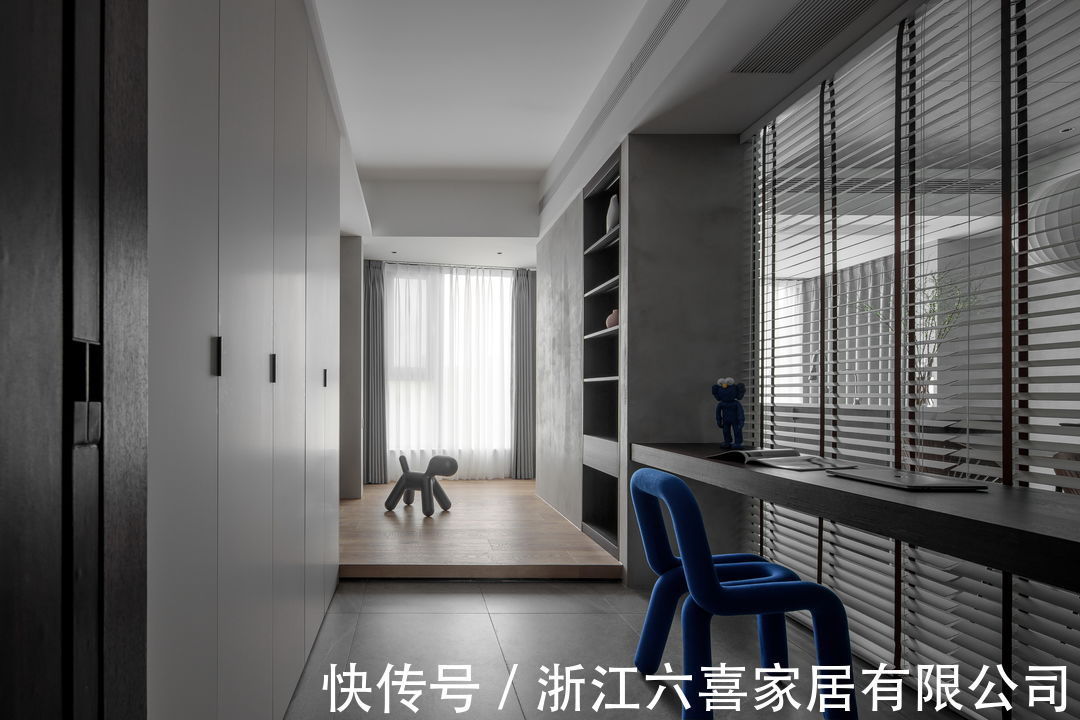 玻璃墙|175㎡三室一厅，用深色调打造开放及多洄游动线空间，真的绝美