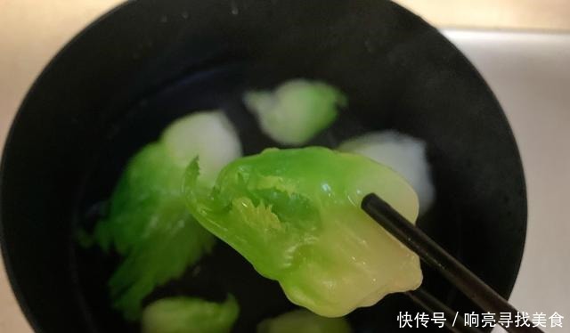 春季，遇见这菜多买点，简单拌一拌，补钙质，大人小孩都爱吃